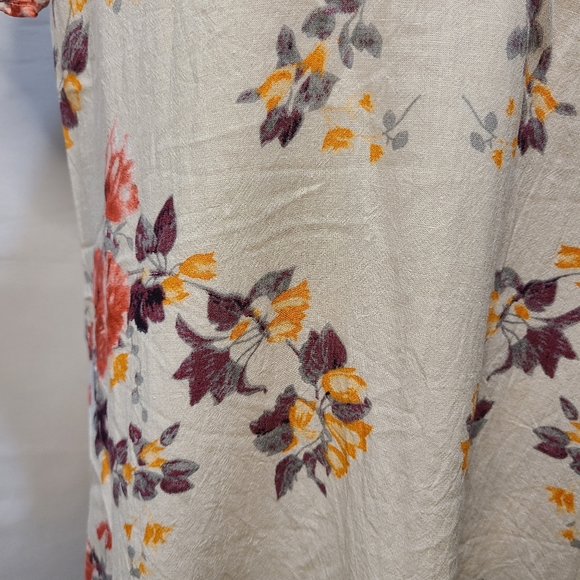 Aakaa Cream & Floral Medium Dress - Picture 6 of 7